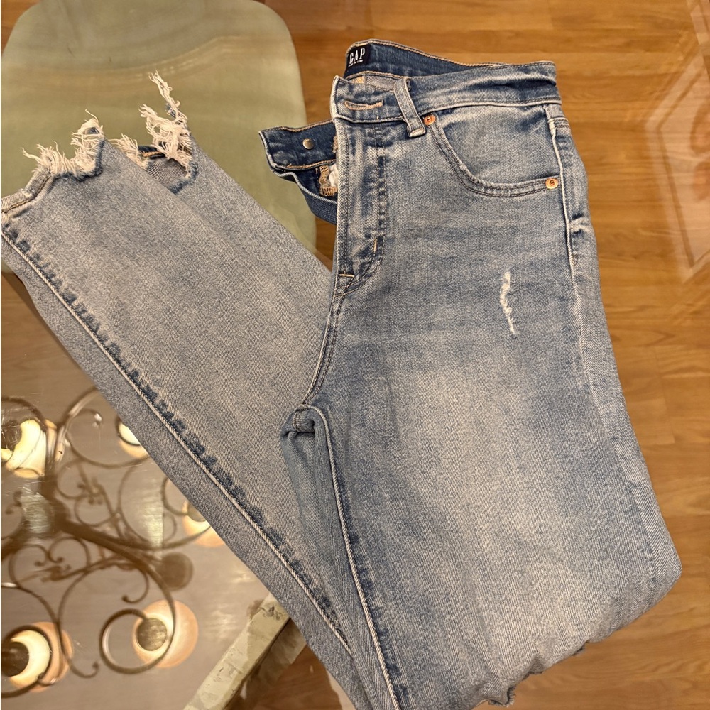 GAP Women's Light Blue Ripped Jeans - Picture 8 of 9